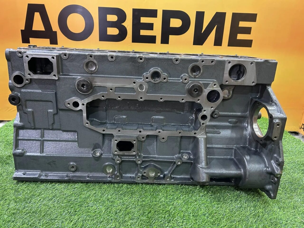 Блок цилиндров для двигателя Komatsu SA6D125E-2 — изображение 7