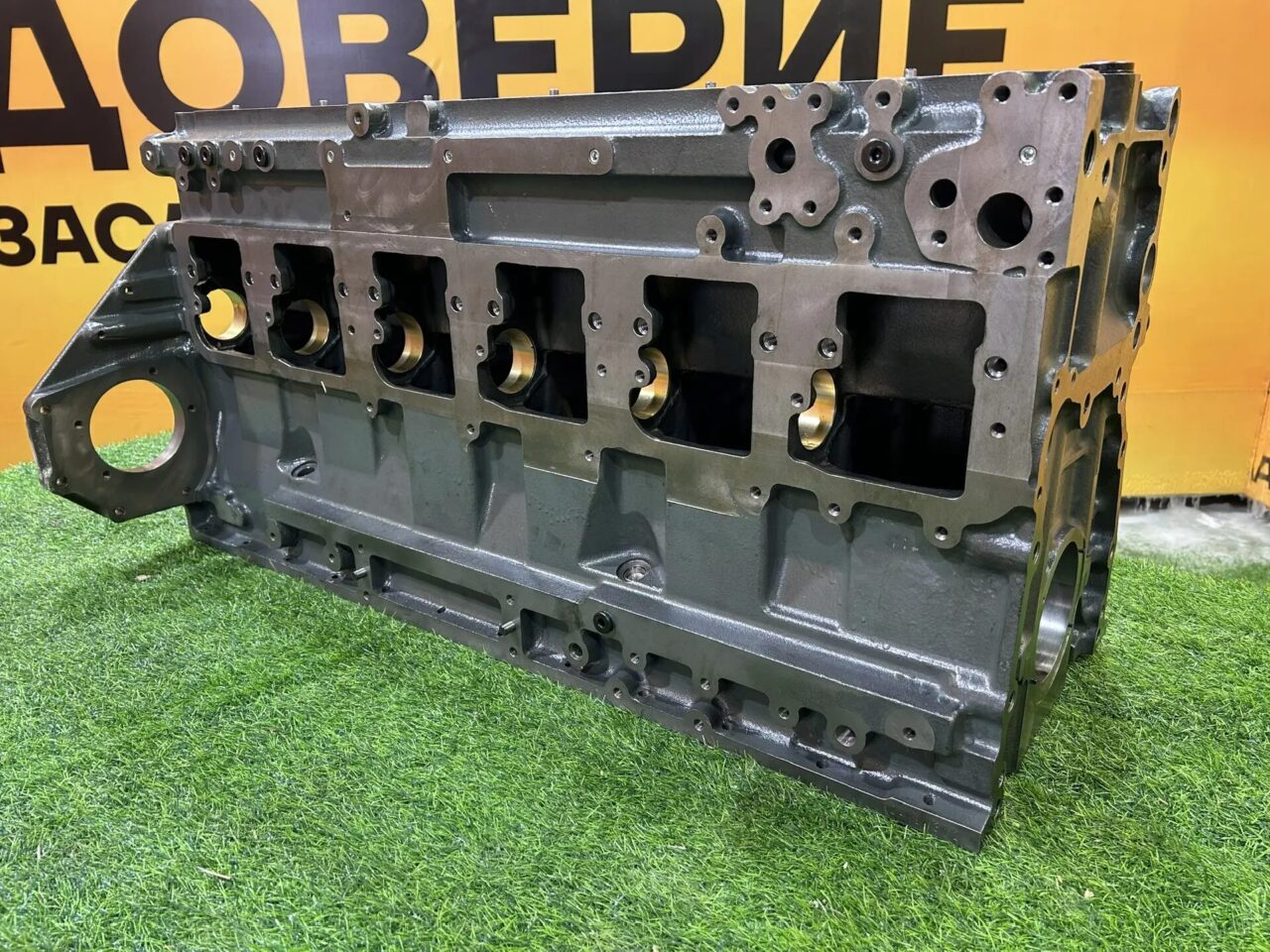 Блок цилиндров для двигателя Komatsu SA6D125E-2 — изображение 2